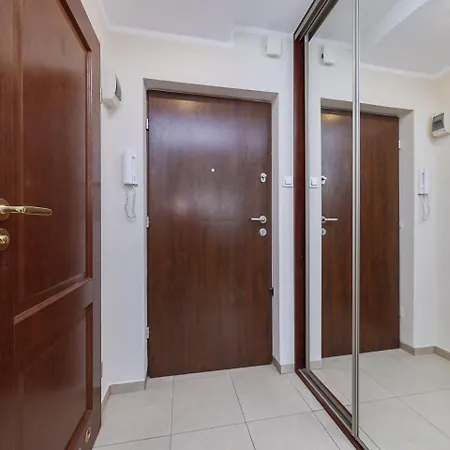 Cardamon Center * 华沙