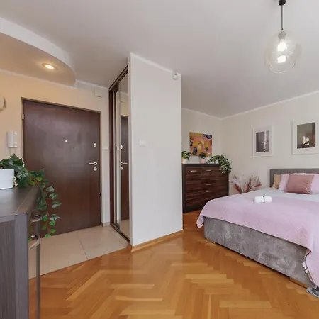 Cardamon Center 公寓